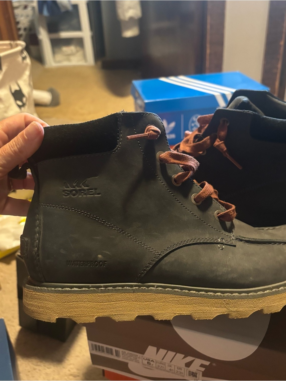 Sorel Men's Black Leather Chukka Boots with Brown Laces